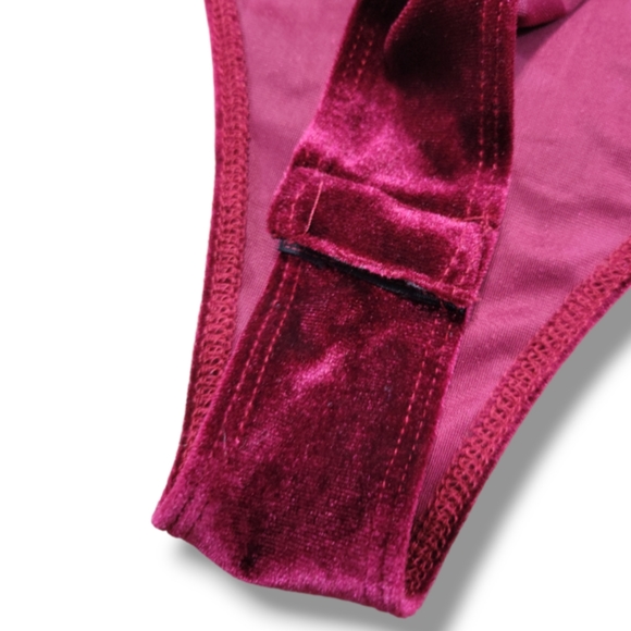 Fashion Nova Bodysuit Size Medium Women's Velvet Bodysuit Padded Shoulders New - Picture 4 of 5